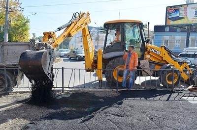 В столице Крыма ремонтируют выезд на Феодосию (фото Пресс-центра Симферопольского городского совета)