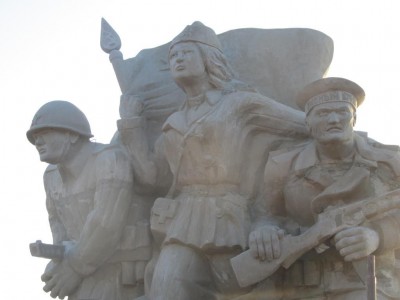В Керчи памятник поставили незаконно