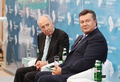 Янукович рассказал церковникам про новые паспорта
