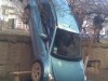В Крыму девушка припарковала свое авто вертикально (фото)