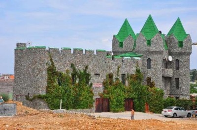 В Крыму продают настоящий замок