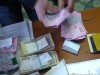 Из сейфа врача-взяточника в Крыму вытащили 200 тысяч гривен (фото)