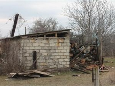 В Крыму жители хотят сноса домика живодера