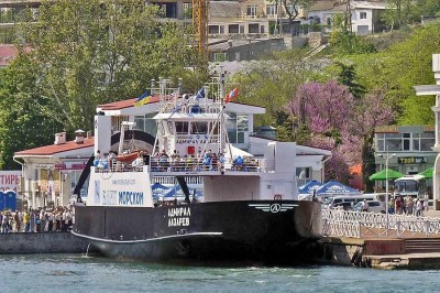 В Крыму столкнулись катера и паром
