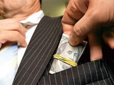 В Крыму чиновнице выписали 5 лет условно за взятку