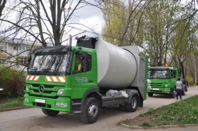 В Симферополе взялись за мусор после майских праздников