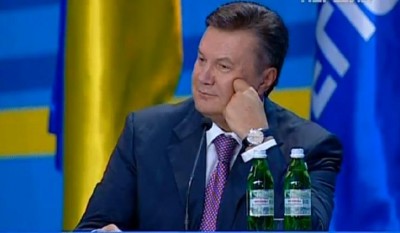 Регионалы специально вылетят к Януковичу на чартере