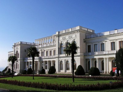 В администрации Януковича опровергают, что заняли крымский дворец