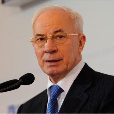 Азаров рассказал, что любит отдыхать в Крыму