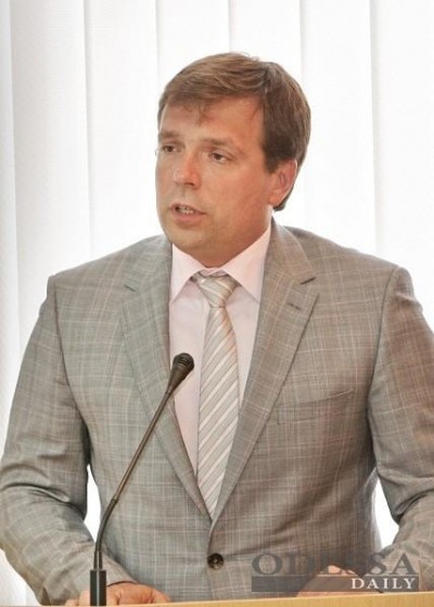 Янукович перевел Скорика из Крыма в Одессу