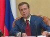 Медведев просит проконтролировать крымских чиновников